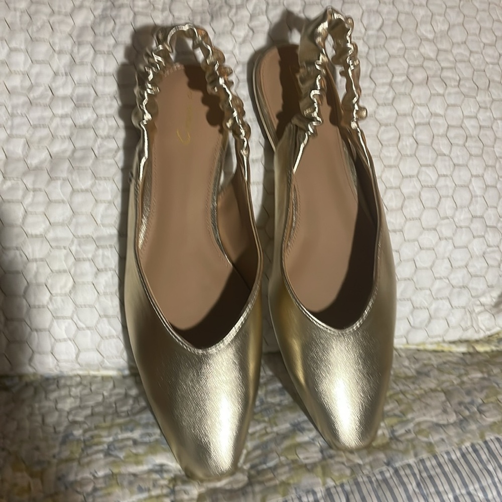 CIRCUS. Sam Edelman  Gold slingback slipper